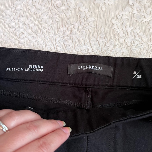 Stitch Fix Liverpool Sienna Pull on leggings - Picture 3 of 9